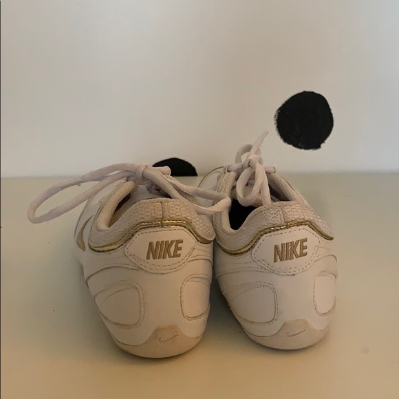 White NIKE sideline training shoes - Picture 2 of 3